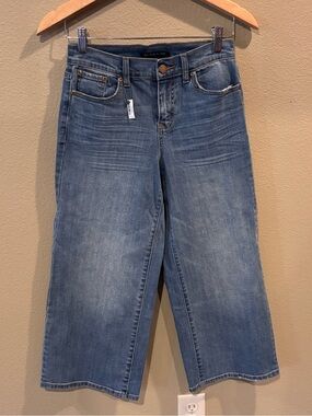 NWT Boston Proper Wide-Leg Crop Jean in Medium Blue, size 26, Modern Minimalist